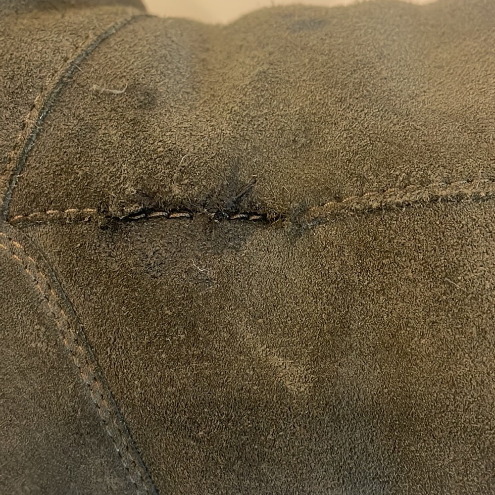 Ugg Koolaburra Boot, Size 7, Olive Green, 2 button closure, Winter boot, warm - Picture 10 of 14